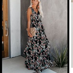 ✨VICI PORTLAND FLORAL RUFFLE MAXI DRESS